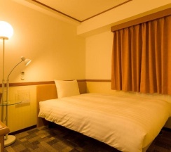 Одноместный номер Standard в Toyoko Inn Okinawa Naha Omoromachi Ekimae