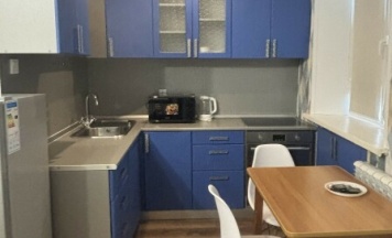 Комната с кухней в квартире в E.P. Apartments