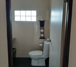 Двухместный номер Deluxe с балконом двуспальная кровать в Guesthouse Liam's Suan Dok Mai