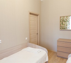 Двухкомнатный люкс с двумя раздельными кроватями в Рем Отель