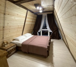 Коттедж с балконом и с красивым видом из окна в Dream Chalet