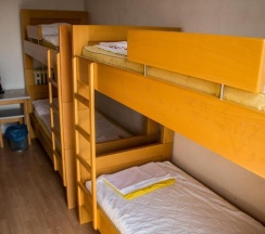 Кровать в общем номере в HI Hostel Zagreb