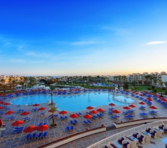 Двухместный номер Superior с красивым видом из окна двуспальная кровать в Pickalbatros Dana Beach Resort - Hurghada