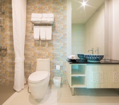 Четырёхместный номер Deluxe в O'nya Phuket Hotel