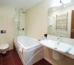 Номер полулюкс с 1 двуспальной кроватью в Azimut Отель Ставрополь