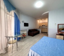 Двухместные апартаменты с 1 комнатой с балконом (двуспальная кровать) в Holiday