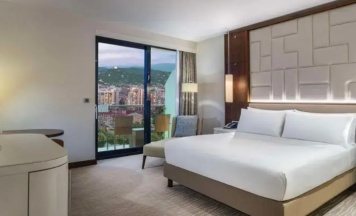 Двухместный номер Executive с балконом (двуспальная кровать) в Hilton Batumi