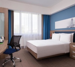 Двухместный номер двуспальная кровать в Hampton by Hilton Astana Triumphal Arch