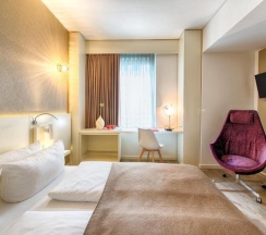 Двухместный номер Superior двуспальная кровать в Leonardo Hotel Berlin Mitte