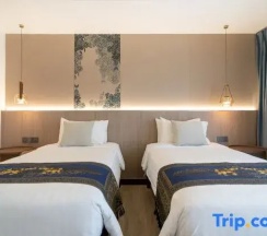 Двухместный номер Deluxe с видом на бассейн 2 отдельные кровати в Howard Johnson by Wyndham Phuket Naiyang