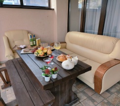 Дом с террасой и панорамным видом на море в Благовещенка