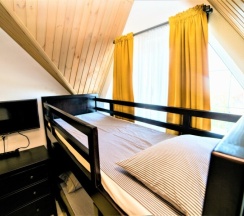 302 - Четырехместный мансардный номер с боковым видом на море в Азов Инн