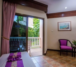 Номер Superior с балконом в Kata Poolside Resort