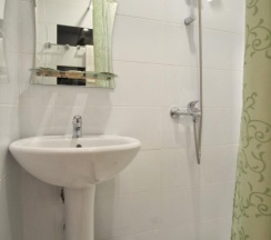 Трёхместный номер Standard с балконом и с красивым видом из окна в Sun sity