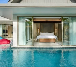 Двухместная вилла Pool Grand Reserve двуспальная кровать в Отель Santiburi Koh Samui