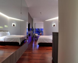 Двухместный номер Different Degree 2 отдельные кровати в LiT BANGKOK Hotel