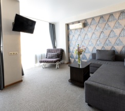 2 комнатный люкс с кухней и балконом в Venezia