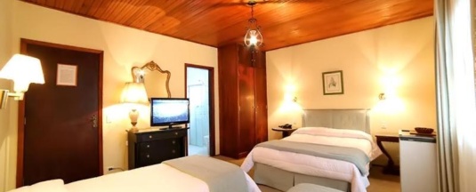 Четырёхместный номер Comfort с красивым видом из окна в Europa Hotel