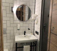 Номер эконом с 1 двуспальной кроватью в Кристалл