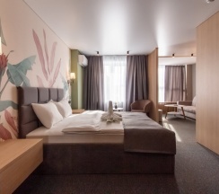 Двухместный люкс с красивым видом из окна двуспальная кровать в Hotel&Braun