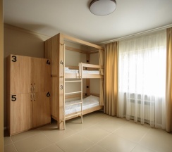 Кровать в 6-местном общем номере в Pillow Hostel