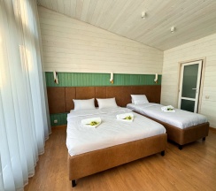 Трёхместный номер Standard с красивым видом из окна в Manresa family resort