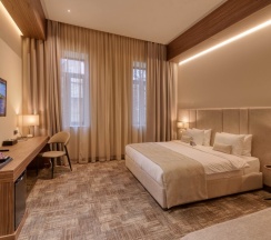 Двухместный номер Superior Deluxe с диваном двуспальная кровать в Hayasa Hotel Yerevan