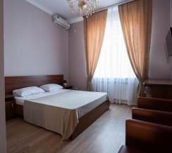 Номер стандарт с 1 двуспальной кроватью в Djump hotel