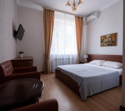 Номер стандарт с 1 двуспальной кроватью в Djump hotel