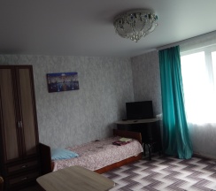 Комната эконом с 3 односпальными кроватями в В Шахтерске
