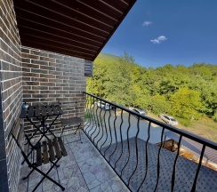 Двухместный номер Superior с балконом и с частичным видом на море двуспальная кровать в Green line