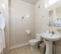 Двухкомнатный семейный номер с двумя балконами в Ростов