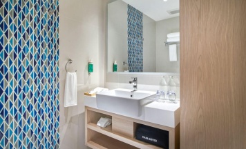 Четырёхместный номер семейный Deluxe в OZO Phuket