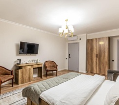 Номер Deluxe в Oscar Hotel Almaty