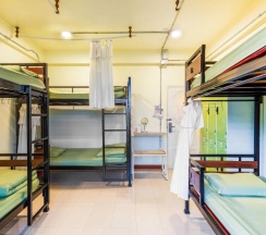 Кровать в общем номере (женский номер) в OYO 928 Leaf Hostel