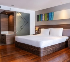 Двухместный номер Plunge Pool Standard Central Building (двуспальная кровать) в Отель Holiday Inn Resort Phuket Karon Beach by IHG