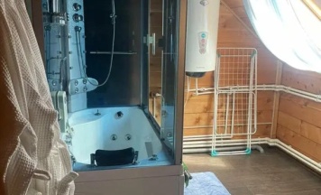 Коттедж с видом на реку в Алтайская сказка