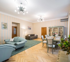 Апартаменты Premium с 3 комнатами с красивым видом из окна в GM Apartments