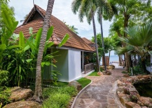 Двухместная вилла Deluxe с балконом и с видом на сад двуспальная кровать в Samui Natien Resort