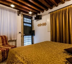 Studio Apartment (Separate Building) Venice в Отель Ariel Silva