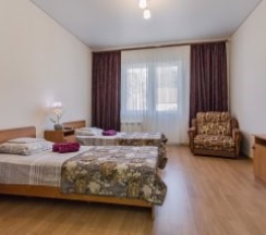 Двухместный номер комфорт с двумя раздельными кроватями+доп место и балконом в Гостевой дом