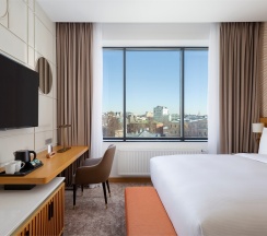 Стандартный номер с одной кроватью Queen в DoubleTree Moscow Arbat
