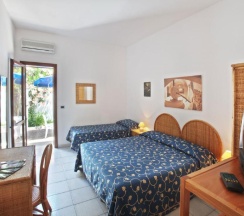 Трёхместный номер Standard в Hotel Solara