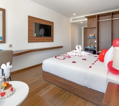 Двухместный номер Premium с красивым видом из окна (двуспальная кровать) в Gold Plaza Hotel Da Nang