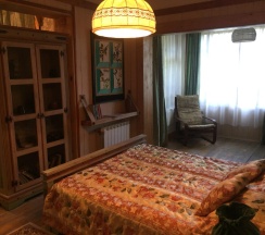 Трехкомнатный люкс с верандой и красивым видом из окна в Чеховская дача