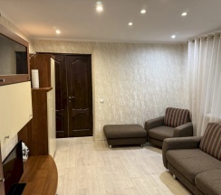 Апартаменты с 3 комнатами с красивым видом из окна в Как дома