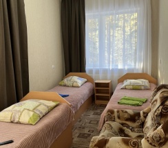 Четырёхместный номер Standard с видом на горы в Динамо