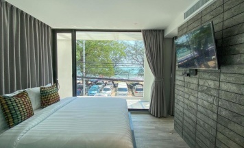 Двухместный номер Standard с видом на море двуспальная кровать в Nirundorn Resort