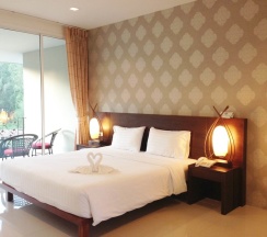 Двухместный номер Deluxe Pool View двуспальная кровать в L'esprit de Naiyang Beach Resort