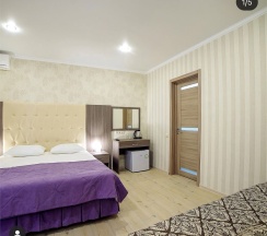 Четырехместный номер в Hare house